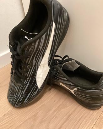 Scarpe da calcio (su erba sintetica)