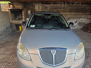 Lancia Ypsilon 2011