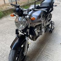 Moto Yamaha 600