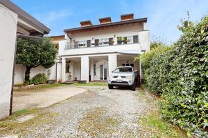VILLA SINGOLA A SEREGNO