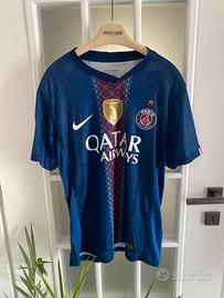 Maglia di Kvaratskhelia del PSG