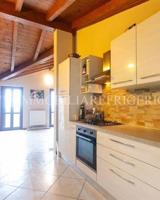 Appartamento di 107 m² con 3 locali e box auto a P