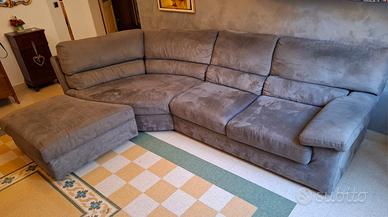 Divano angolare con pouf PoltroneSofà - grigio