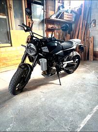Husqvarna Svartpilen 801