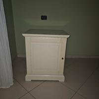 Comodini, tavolo portacomputer, tavolino salotto 