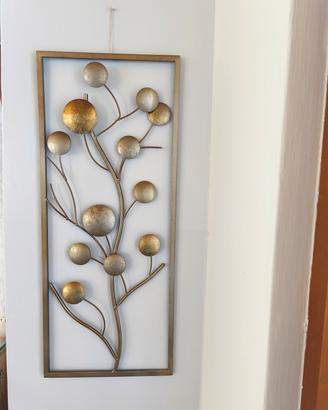 Quadro decorativo da parete in metallo dorato