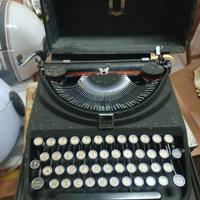 macchina da scrivere olivetti