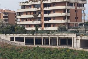 Box / Garage di 887 m² a Roma