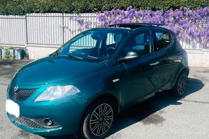 lancia ypsilon hibryd