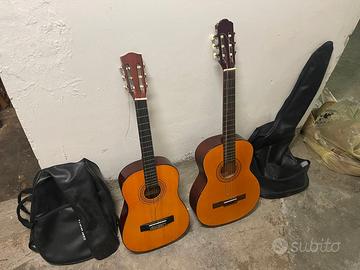 Coppia chitarre classiche, fascino intramontabile.