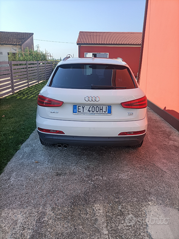 Audi Q3 quattro s tronic OR5596