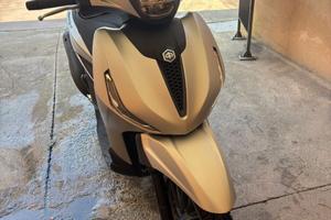 Beverly 300 anno 2023