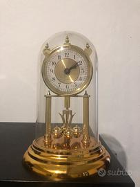 Orologio da tavolo con pendolo