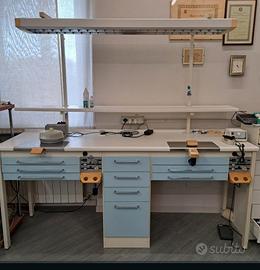 N. 2 banco da lavoro odontotecnico
