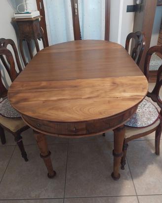 Tavolo antico ovale allungabile in legno massello
