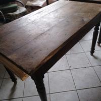Tavolo in noce vintage 