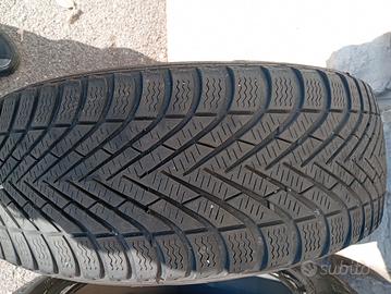 2 gomme invernali buoni 205/55 R16 M+S