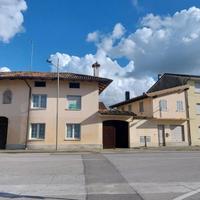 CASA IN LINEA CON CORTE, ACCESSORI E UFFICIO