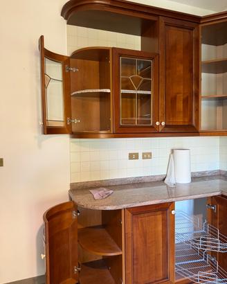 Cucina in legno massello