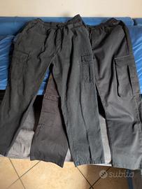 Pantaloni uomo con tasche laterali 