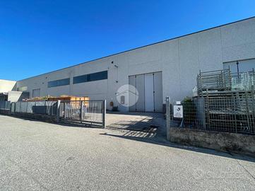 CAPANNONE A LONATO DEL GARDA