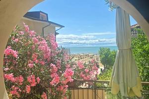 Vista mare con p. auto 6 posti zona Marconi