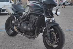 Triumph da Daytona 955 a Speed Triple cafè race