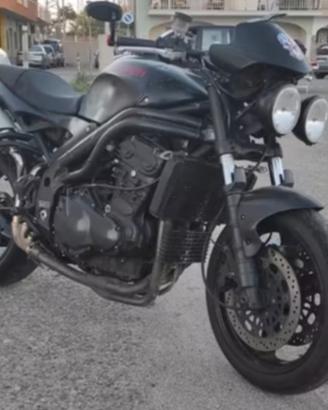 Triumph da Daytona 955 a Speed Triple cafè race