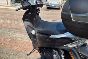 Kymco people s 200