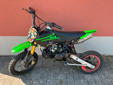 Pit bike