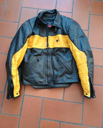Giubbotto in pelle con banda gialla Dainese