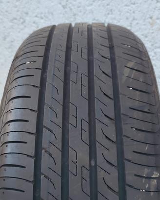 4 gomme pari a nuove  215/50 R18 96v 