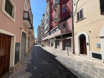 6 LOCALI A BRINDISI