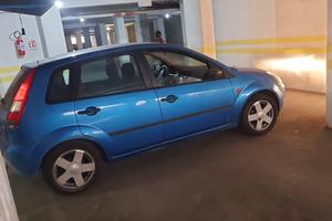 Ford Fiesta, cinque porte -2005-