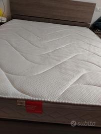 Letto Matrimoniale 
Letto Matrimoniale Contenitore
