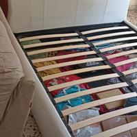 Letto matrimoniale .