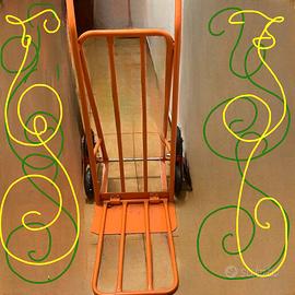 Carrello Saliscale manuale indistruttibile