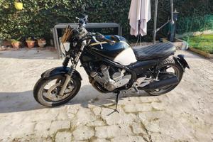 Cafe racer Yamaha 600