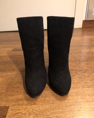 Stivaletti neri con tacco alto argento