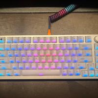 GLORIOUS GMMK PRO White Ice