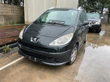 Ricambi usati per Peugeot 1007 del 2006