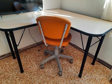 Scrivania ad angolo