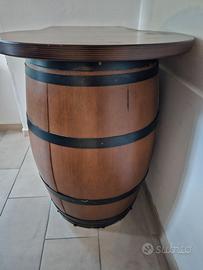 Tavolo a botte in legno