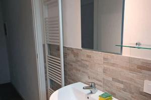 Stanza in appartamento CON TERRAZZO + POSTO AUTO