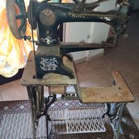 Antica macchina da cucire per scarpe