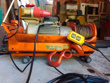 Montacarichi elevatore