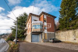 BIFAMILAIRE INDIPENDETE CON GIARDINO