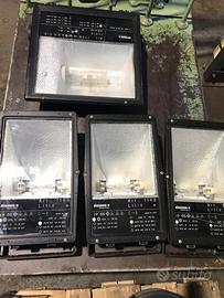 Illuminazione per esterno capannone