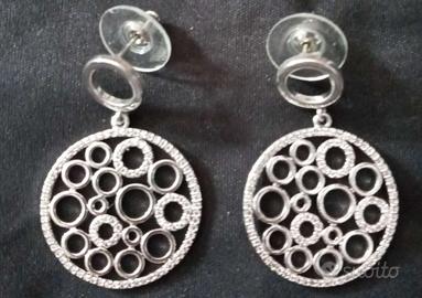 Orecchini pendenti a cerchio con brillantini