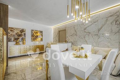 Appartamento di 175 m² con 5 locali e box auto a V